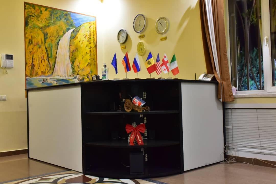 Gyumri Hotel Yerevan Bagian luar foto
