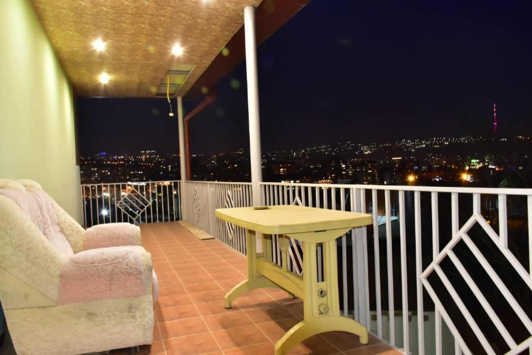 Gyumri Hotel Yerevan Bagian luar foto